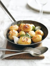 crispy potatoes with sage and garlic